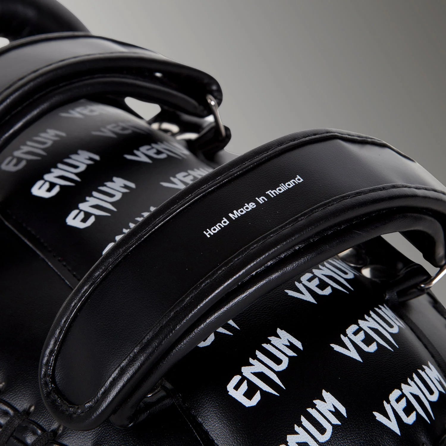 VENUM Light sparkepute Skintex