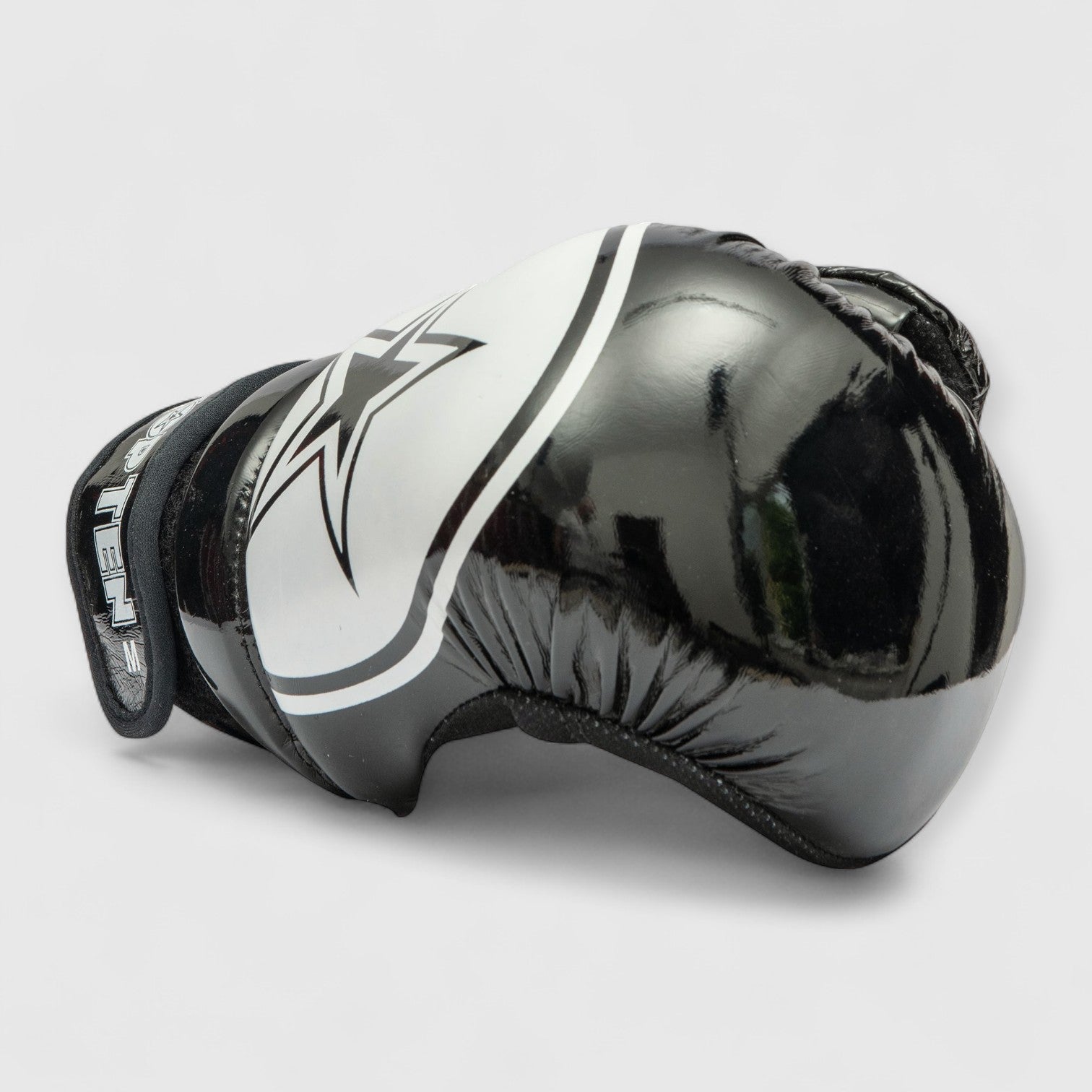 TOP TEN Glossy Pointfighter/Semikontakthansker - Svart/Hvit - CombatStore.no