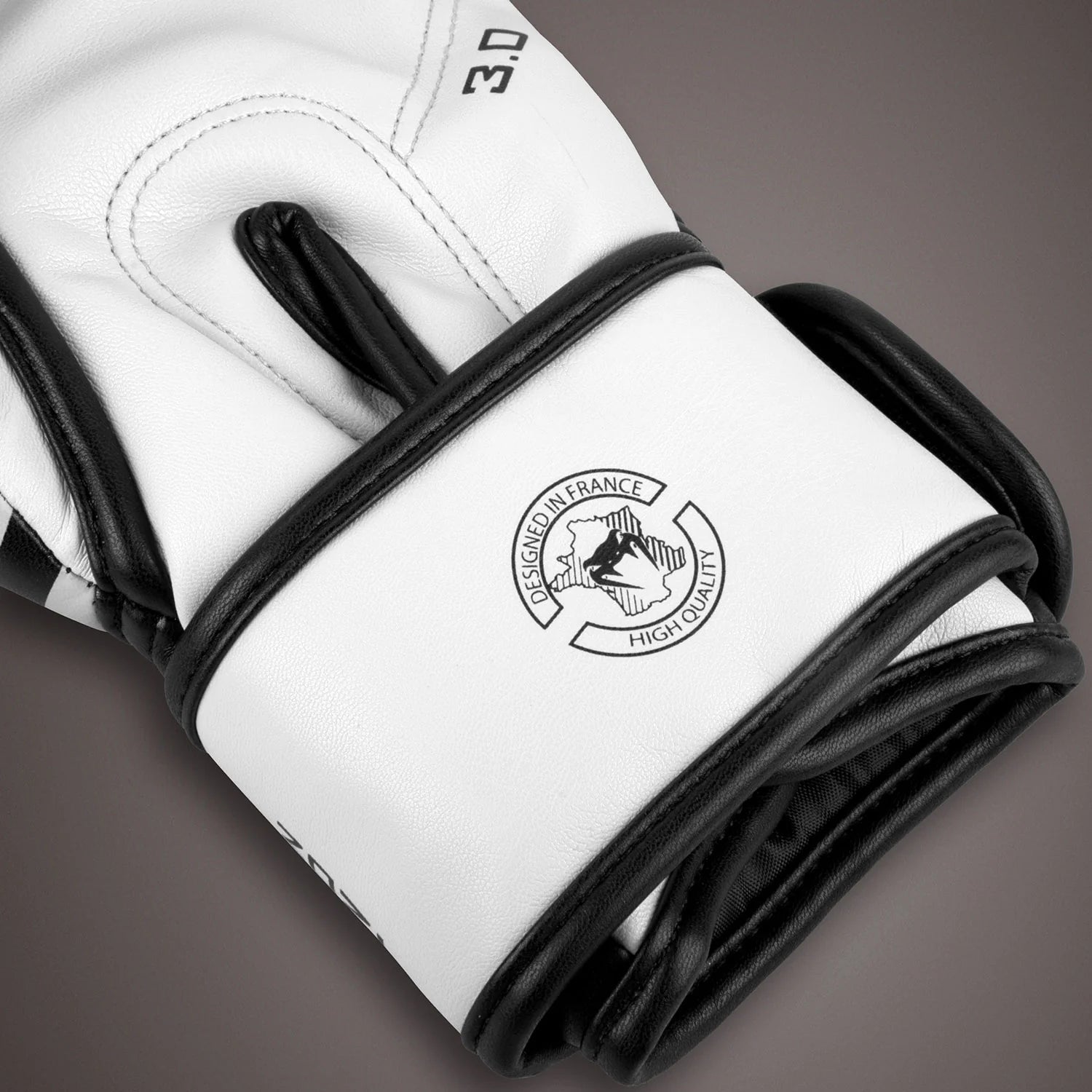 VENUM Challenger 3.0 boksehansker svar/hvit 12 oz - Combat Store AS