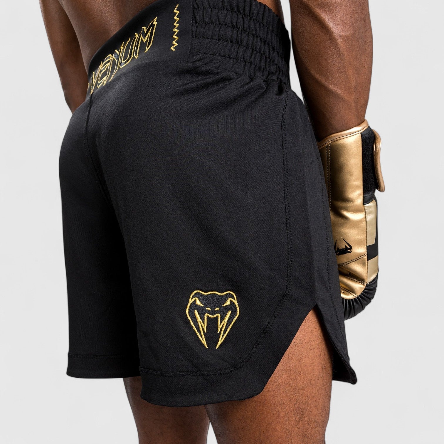 VENUM Classic bokseshort PRO Svart og Gull - CombatStore.no