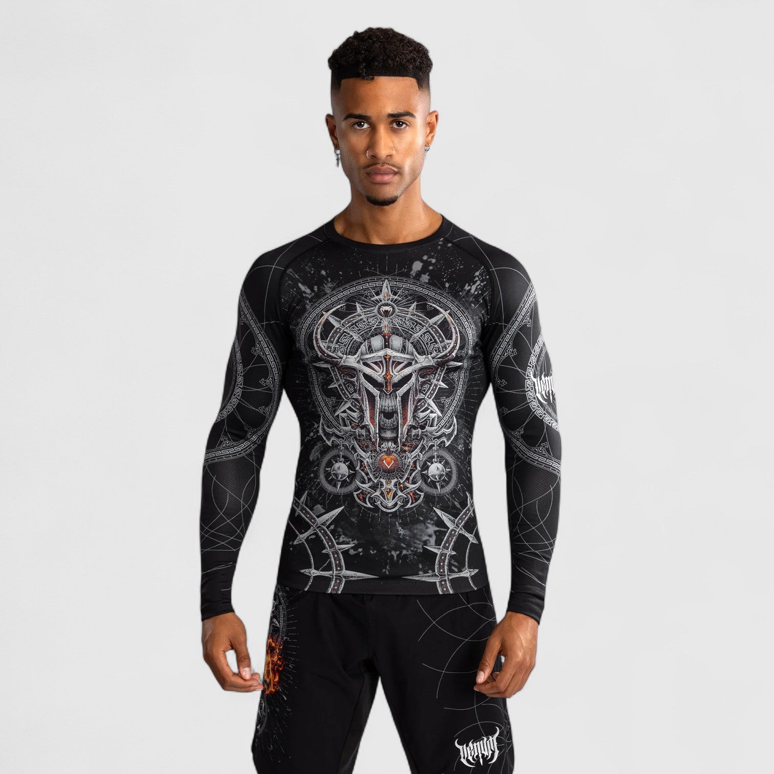 VENUM Gladiator 5.0 rashguard med lange armer - CombatStore.no