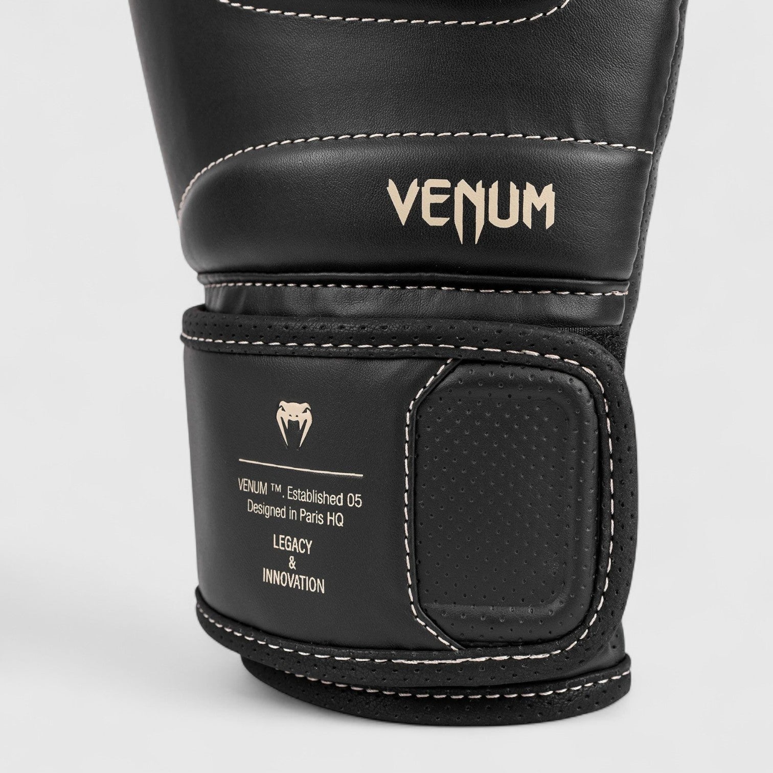 Venum Impact EVO Boksehansker - CombatStore.no