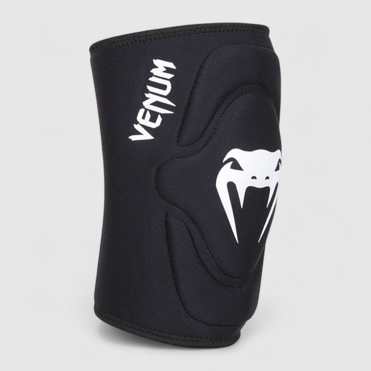 VENUM Kontact Gel Knebeskytter - Svart/Hvit Nordic - CombatStore.no