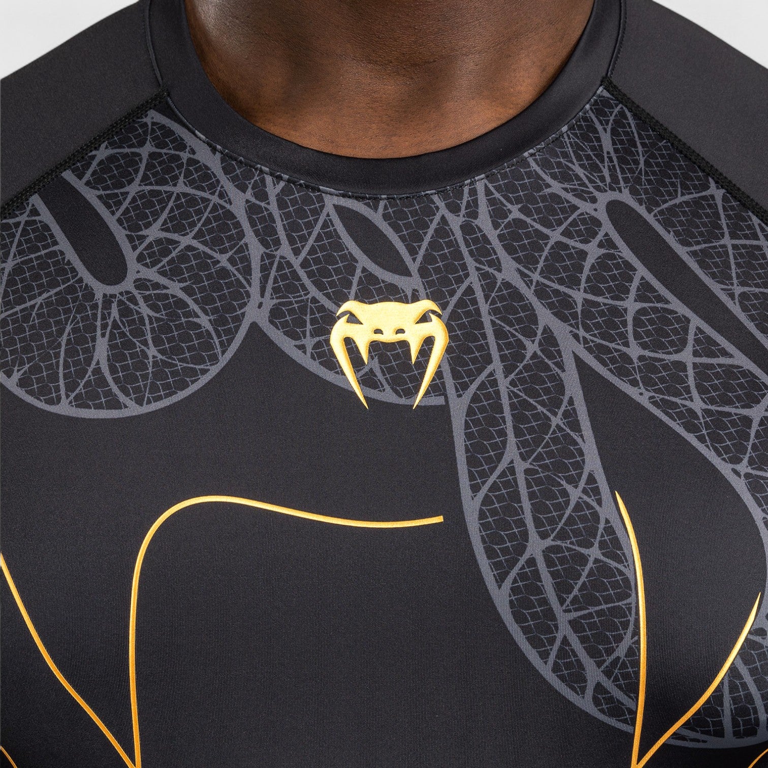 VENUM Serpenti Rashguard med lange ermer - CombatStore.no