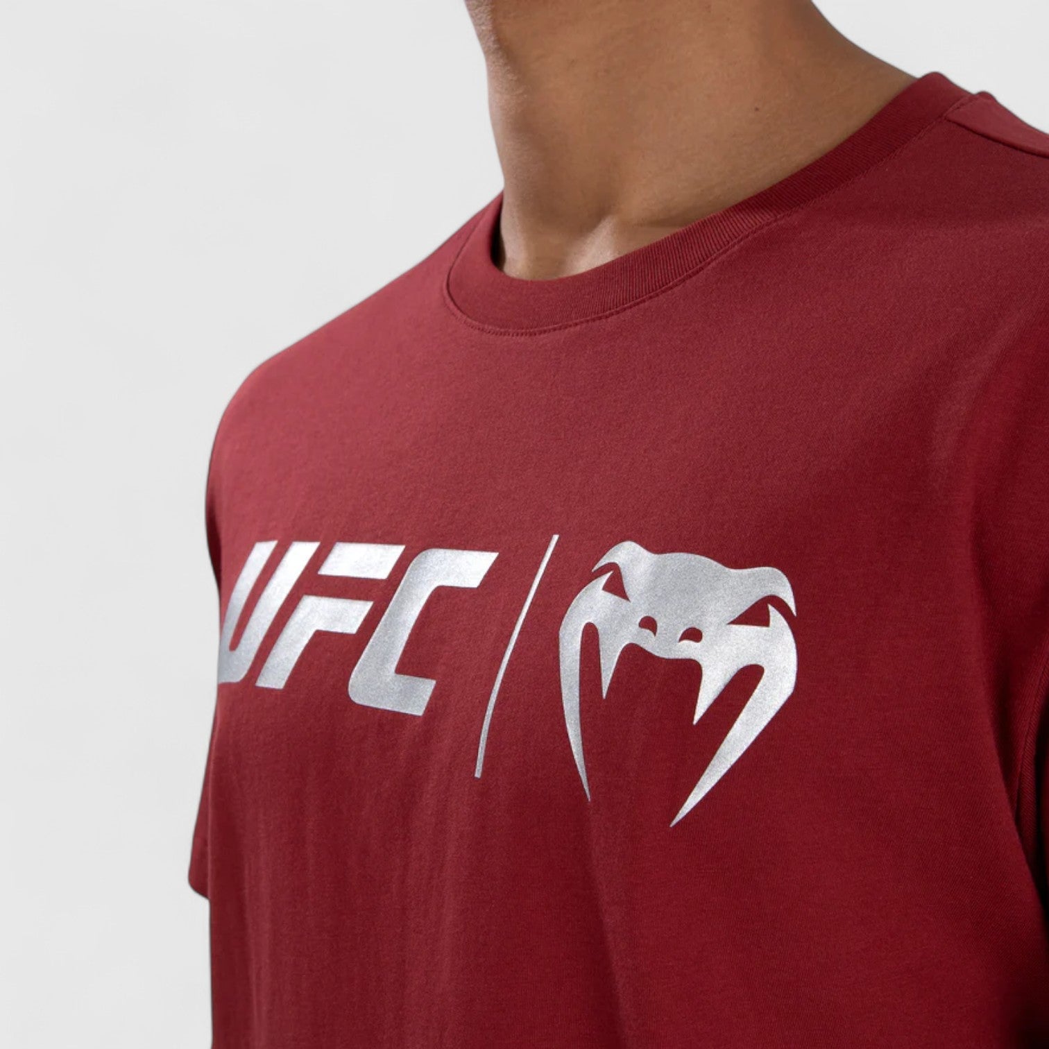 VENUM UFC Classic T - skjorte Rød og Hvit - CombatStore.no