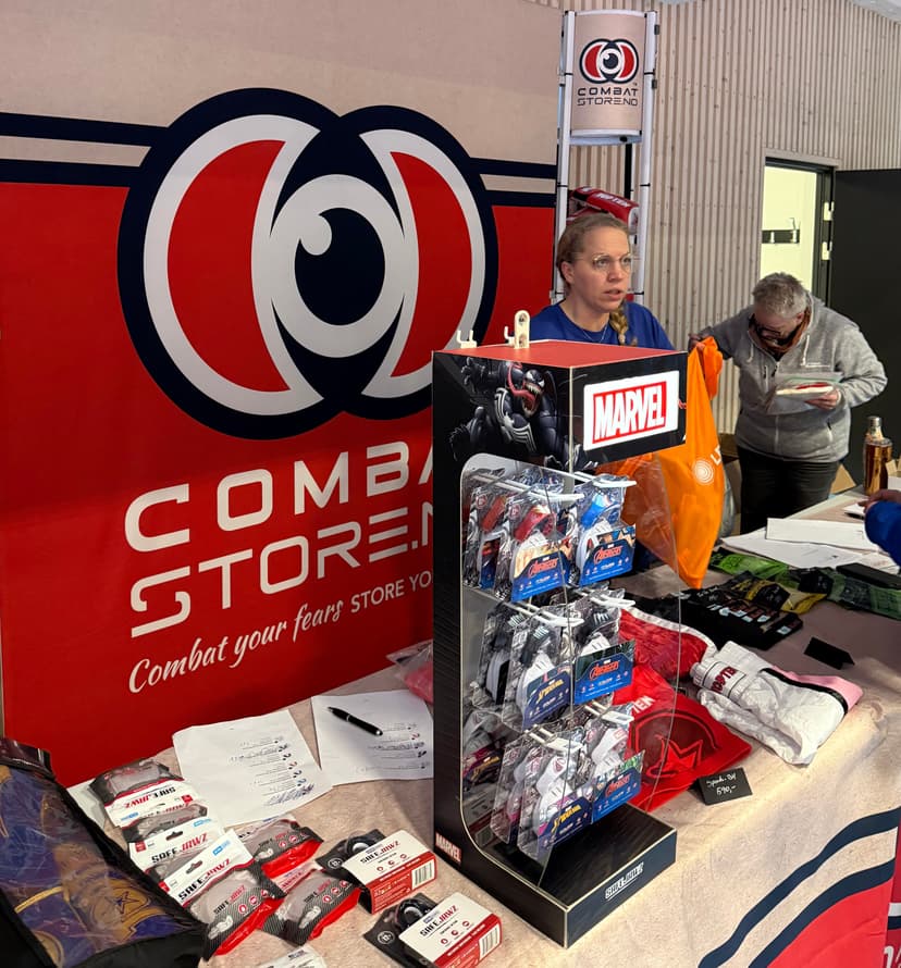WAKO-godkjent TOP TEN utstyr på salgsstand – Combat Store Norges Cup