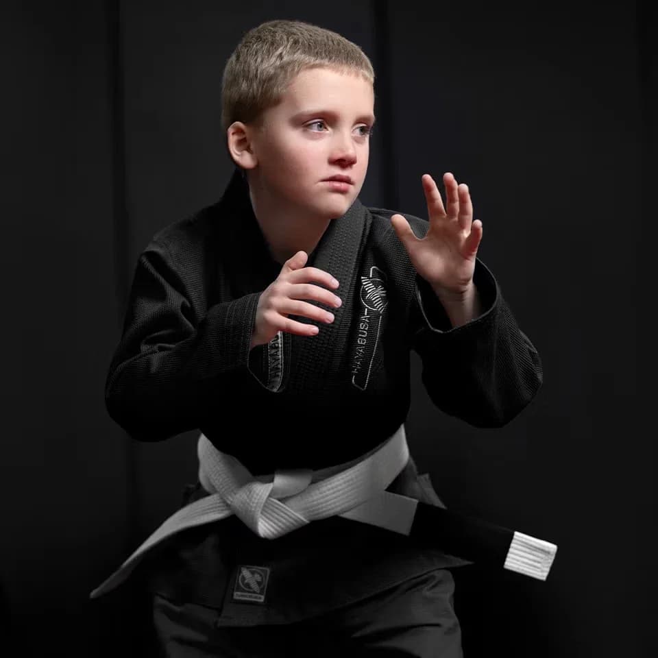 Hayabusa Essential svart – barn i BJJ-kampstilling