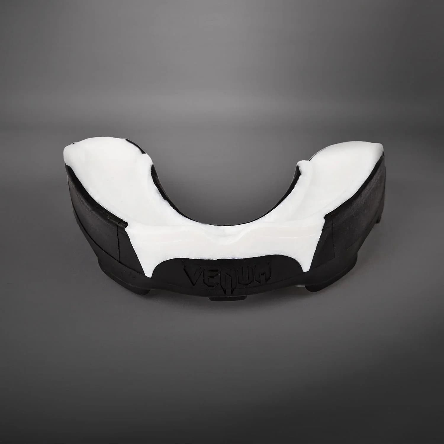 Venum Predator tannbeskytter i hvit
