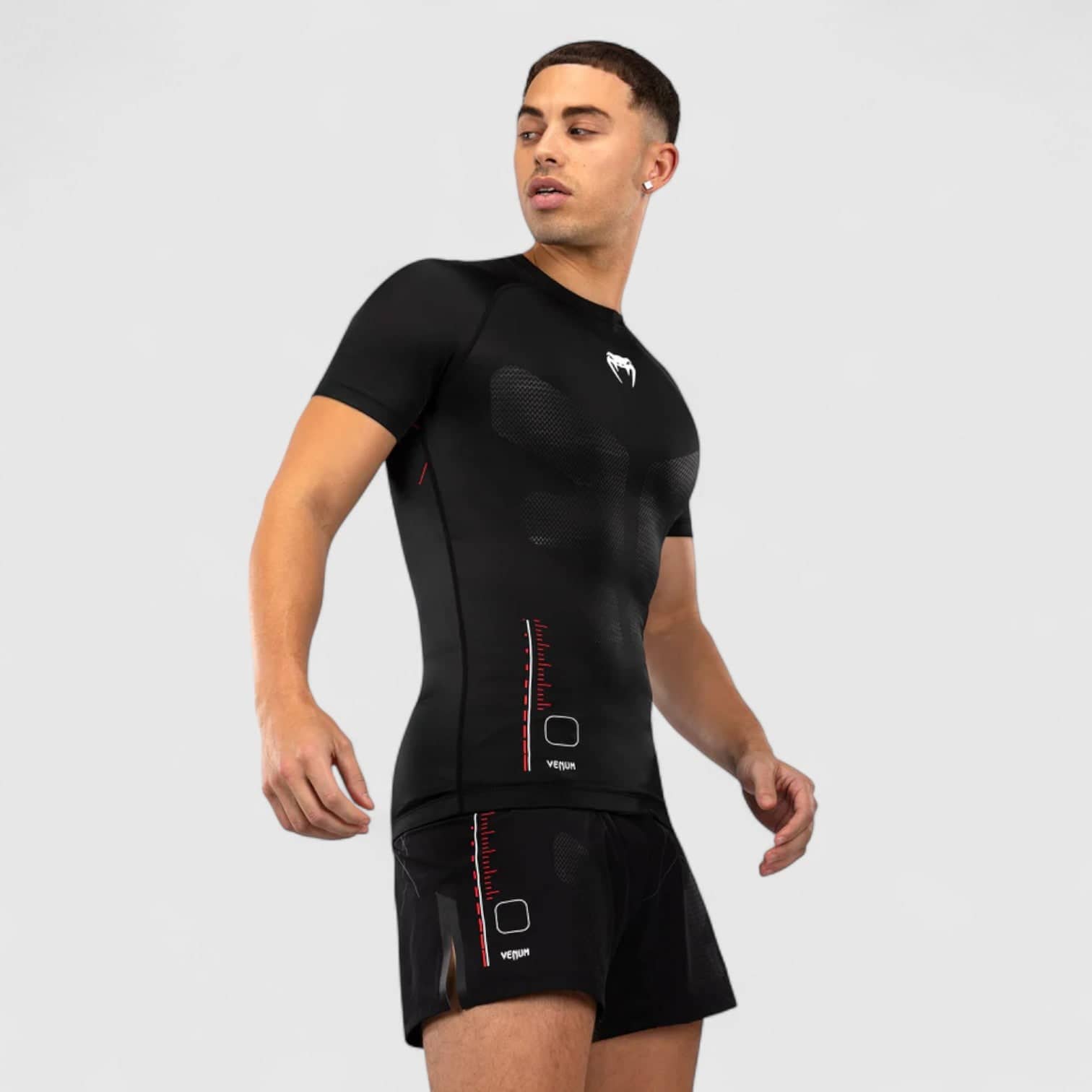 Svart og rød VENUM Tactical XT rashguard med korte ermer