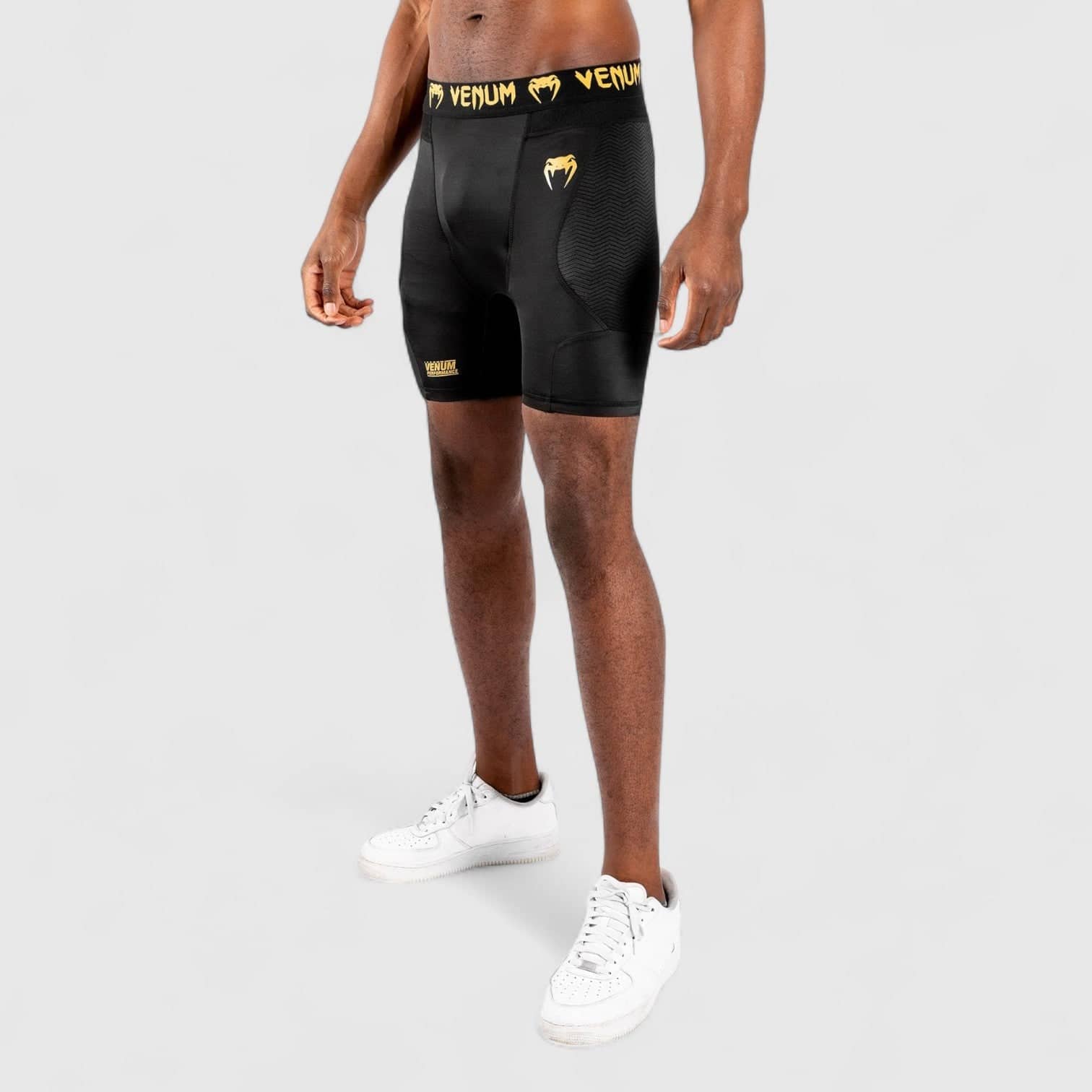 Svart og gull VENUM G-Fit kompresjonsshorts