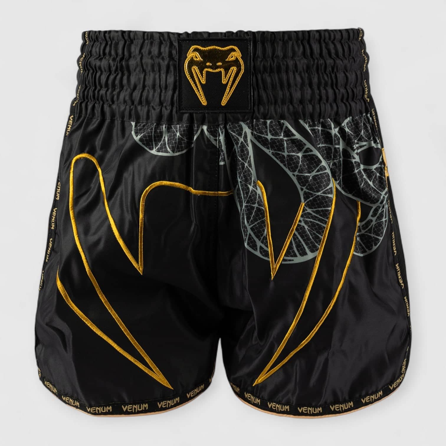 VENUM Serpenti Muay Thai-shorts med Venum-logo i livet