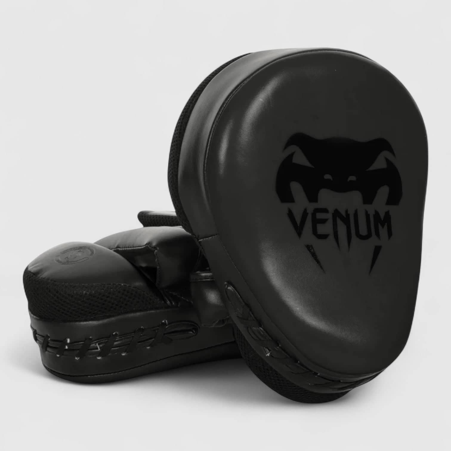 Svarte VENUM Light focus mitts, par