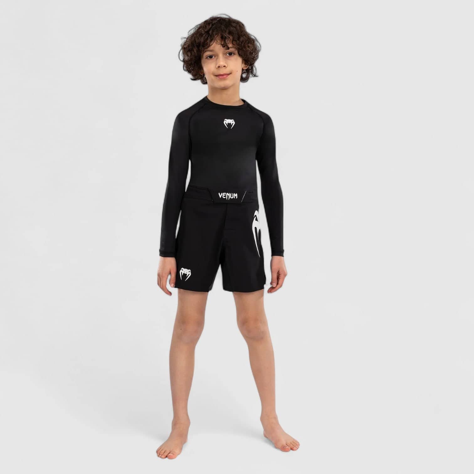 Svarte VENUM Light fightshorts for barn