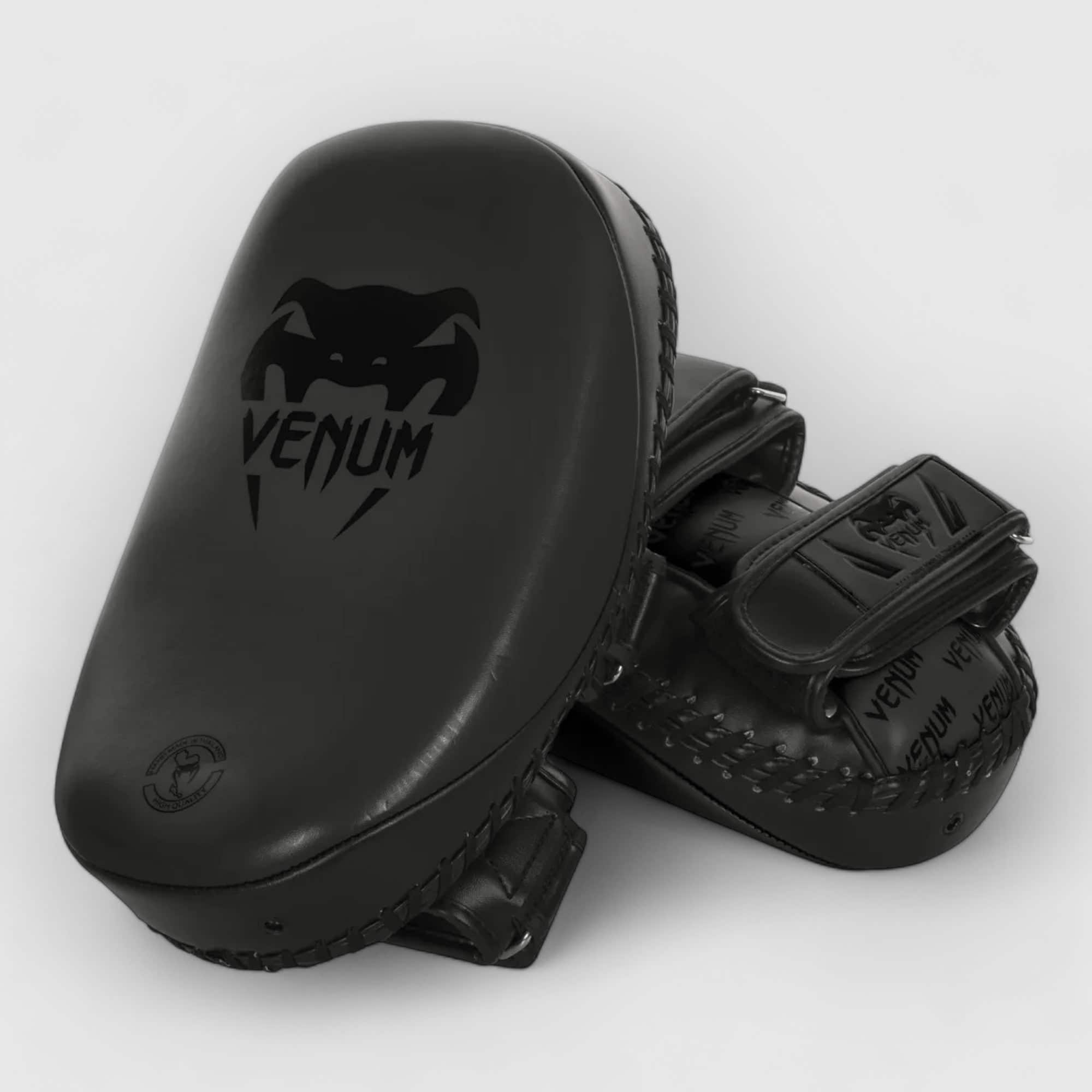 VENUM LIGHT Slagputer svart