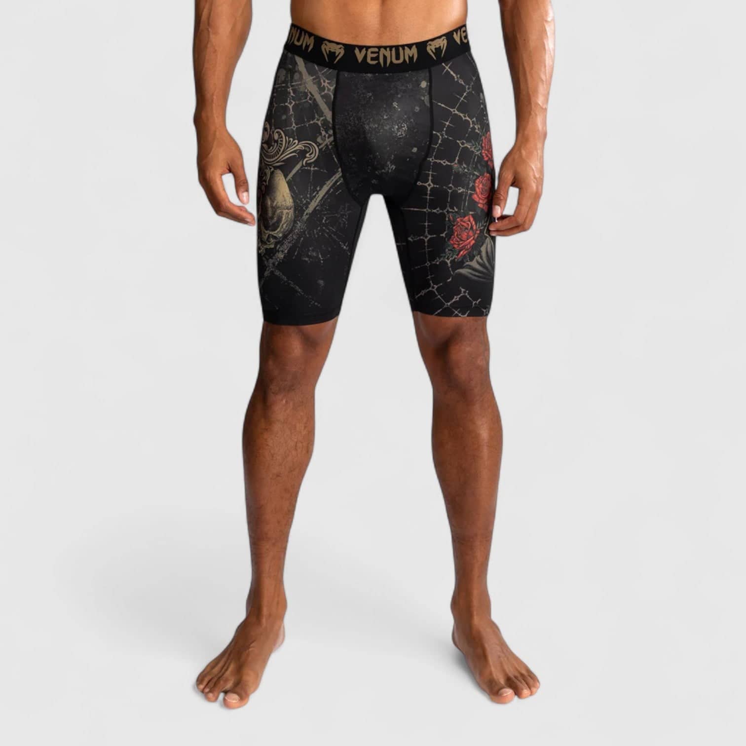 Svarte og gull VENUM Santa Muerte 5.0 Vale Tudo-shorts med gotiske detaljer