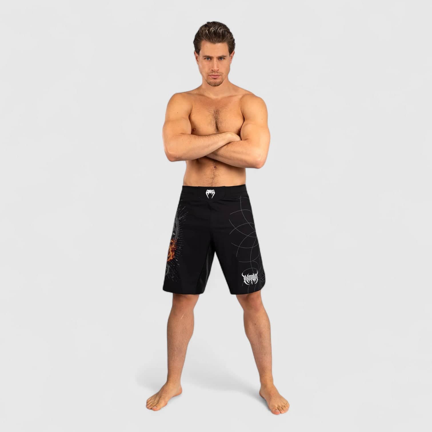 Svart og sølv VENUM Gladiator 5.0 fightshorts