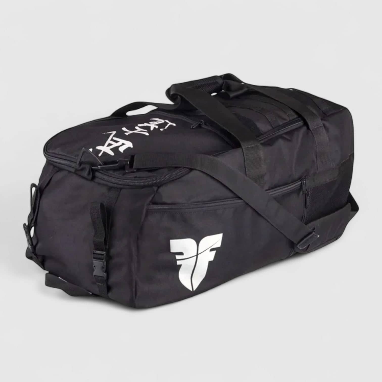 Svart FIGHTER BRAND sportsbag LINE XL med ryggsekkstropper