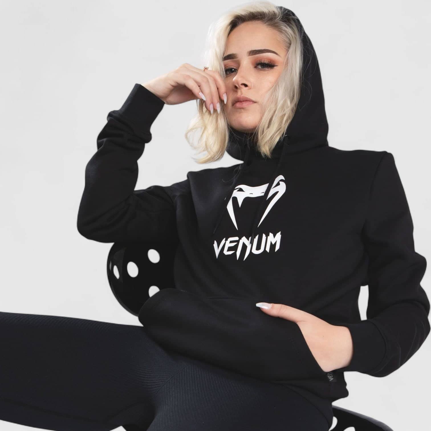Venum Classic hettegenser med kengurulomme