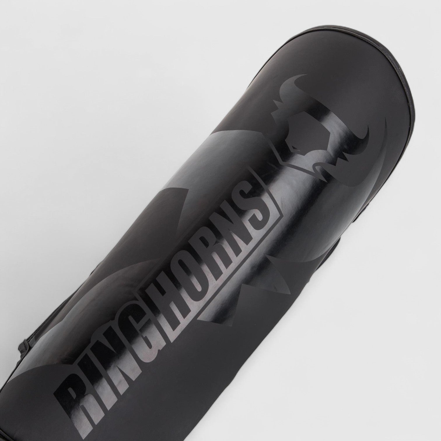 RINGHORNS Charger Legg og Vristbeskytter - Svart/Svart - CombatStore.no