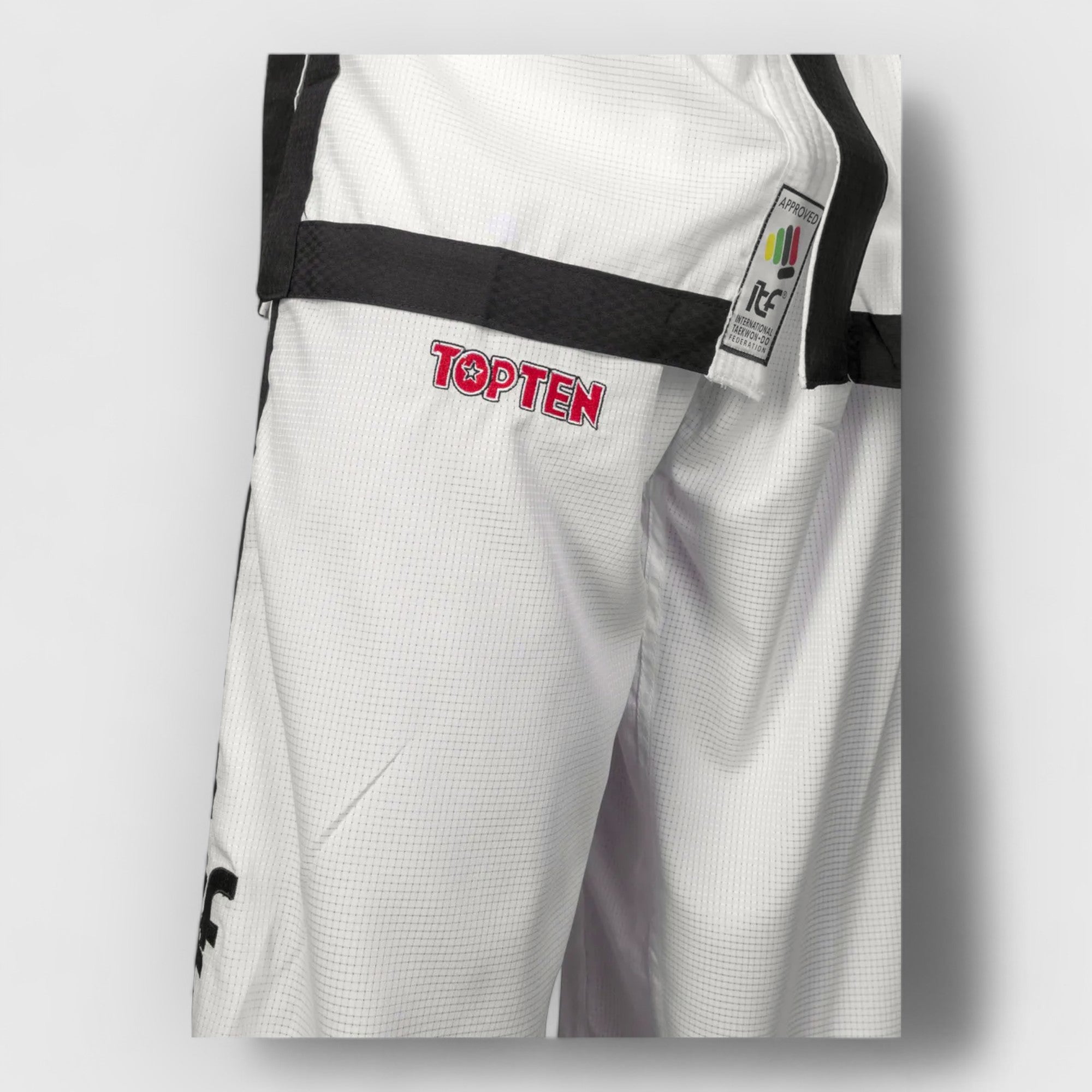 TOP TEN Elite Instructor Diamond ITF Taekwondodrakt 4 - 6 Dan - CombatStore.no