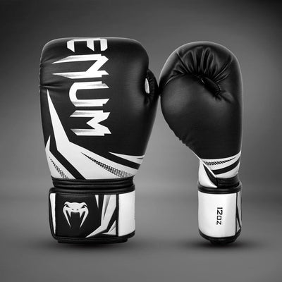 VENUM Challenger 3.0 boksehansker svar/hvit 12 oz - Combat Store AS