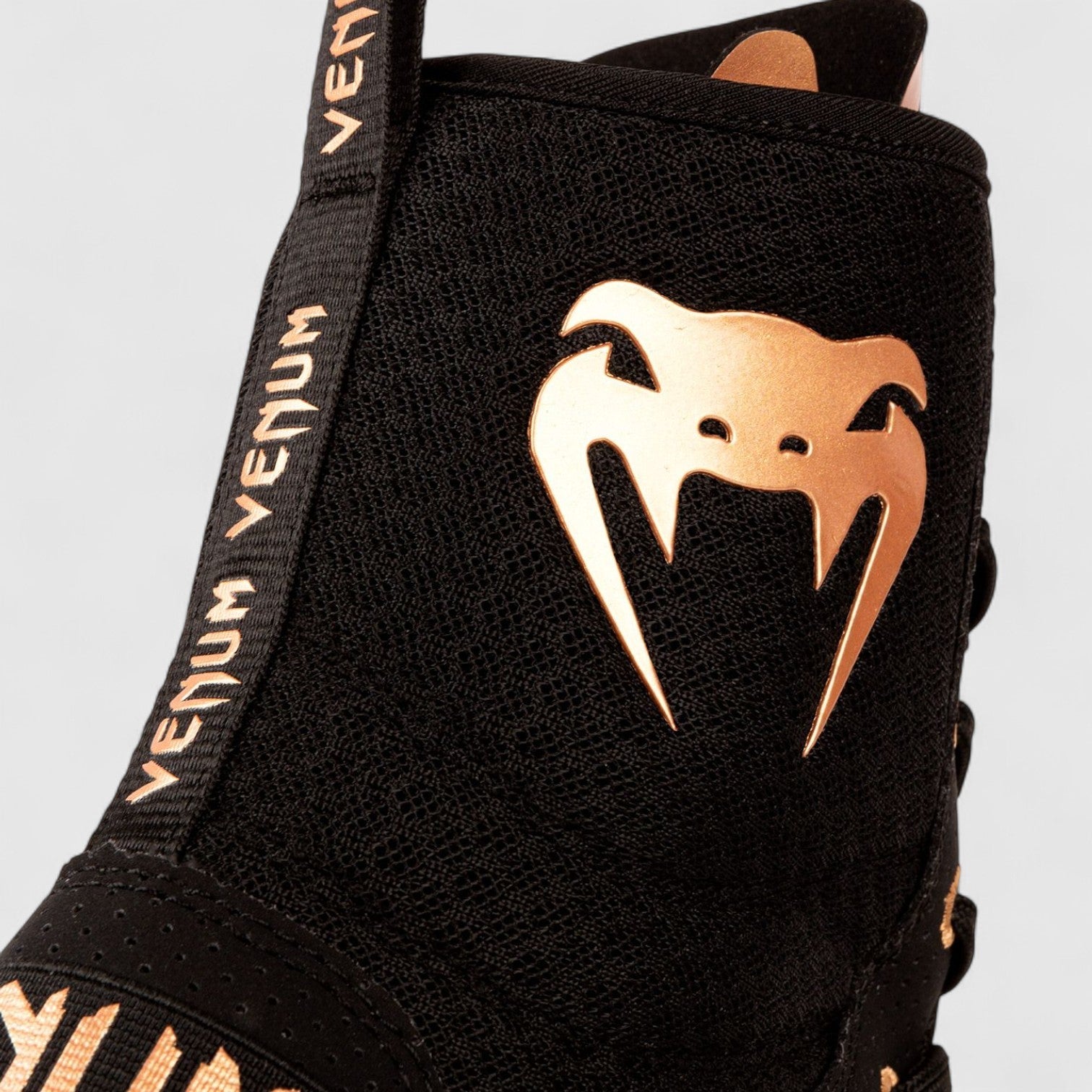 VENUM Elite Boksesko - Svart Bronze - CombatStore.no