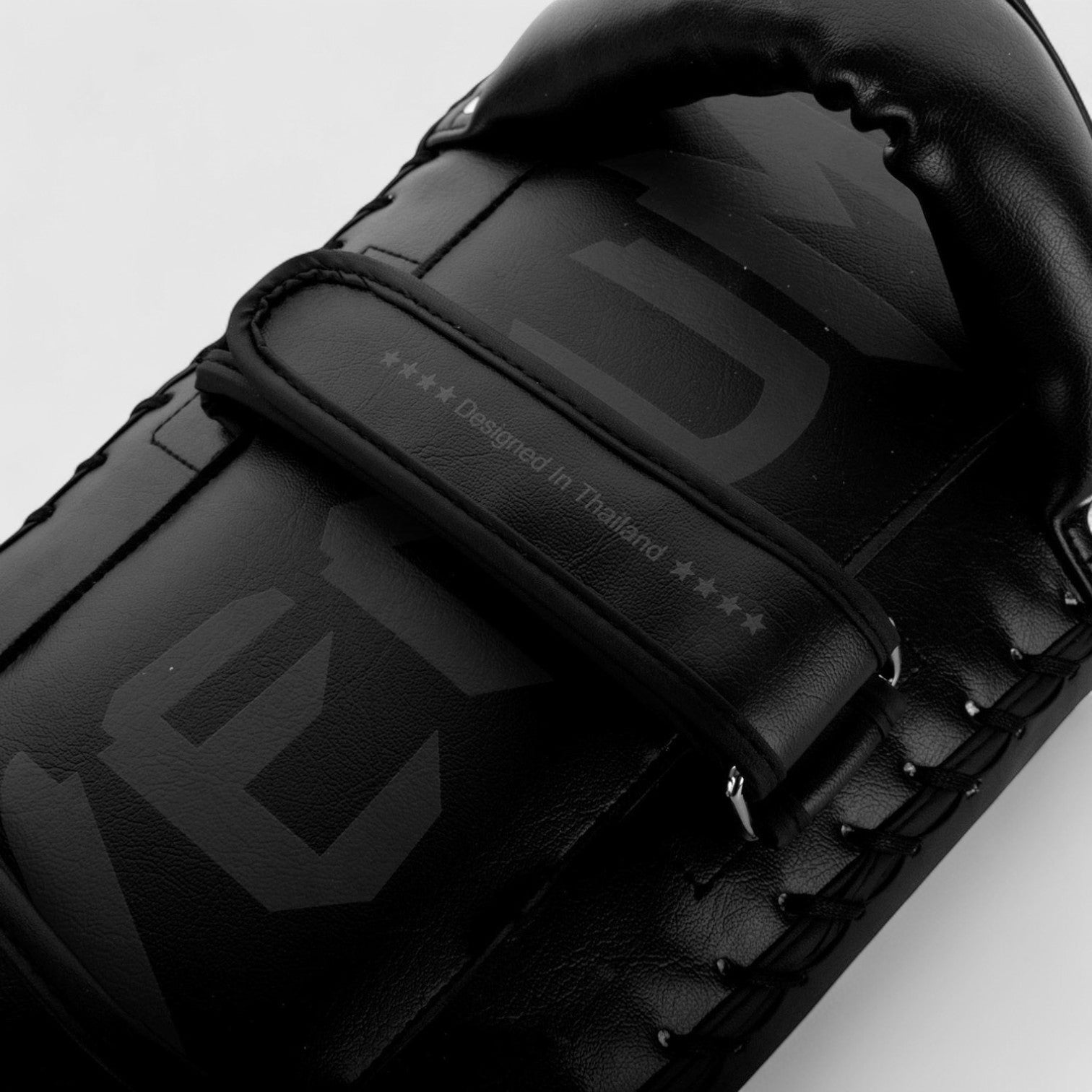 VENUM Giant Kick Pads - CombatStore.no
