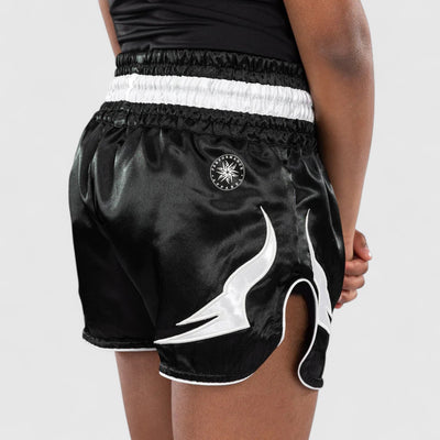VENUM Inferno Kids Muay Thai Shorts - Svart - CombatStore.no