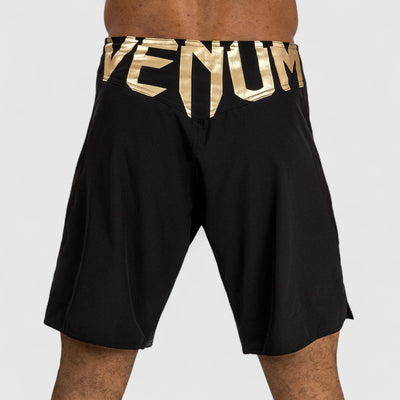 VENUM Light 5.0 Fightshort Svart og Gull - CombatStore.no