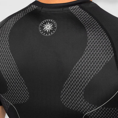 VENUM Nexus Rashguard med korte ermer - CombatStore.no