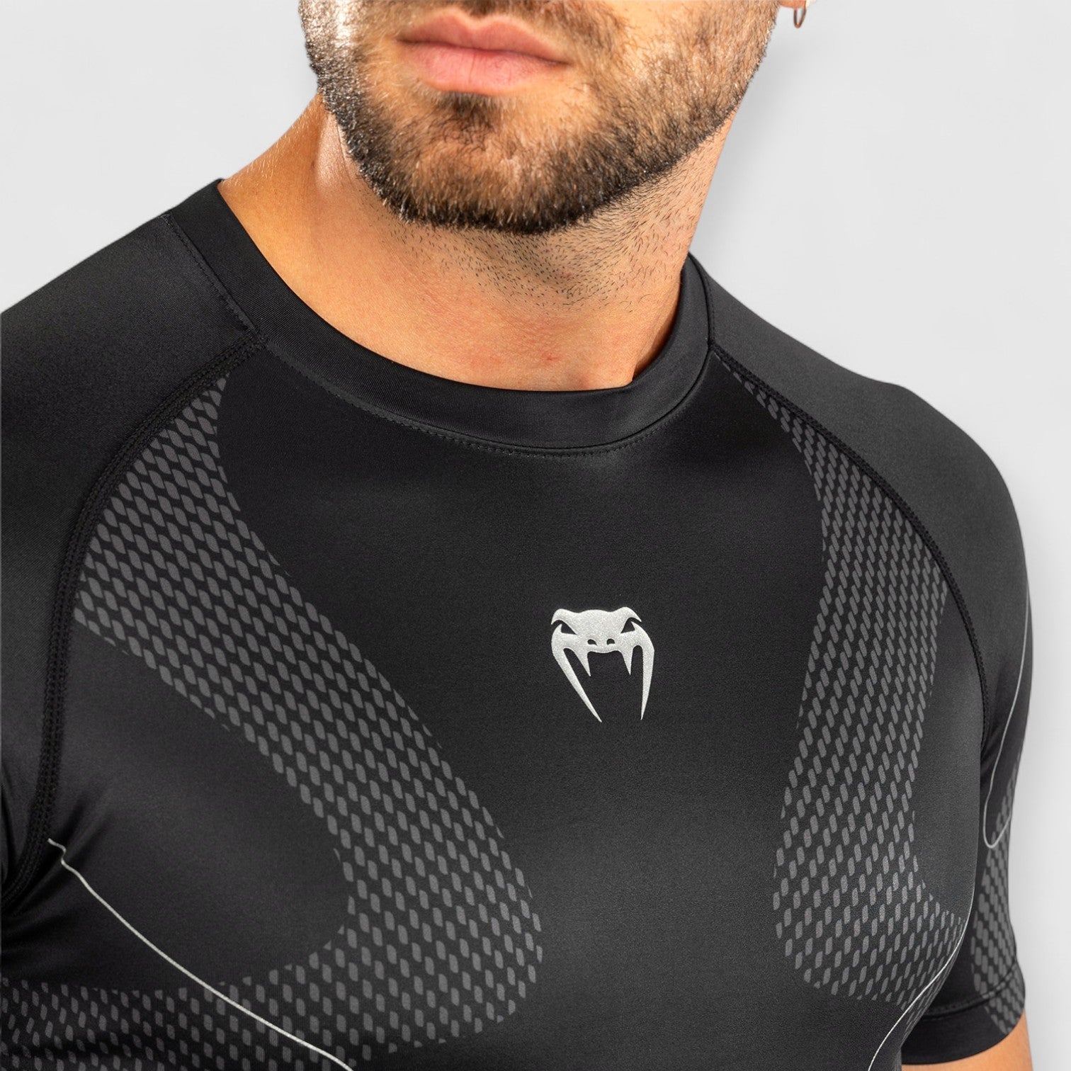 VENUM Nexus Rashguard med korte ermer - CombatStore.no