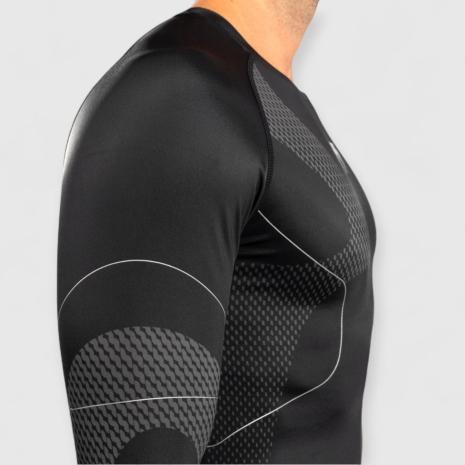 VENUM Nexus Rashguard med lange ermer - CombatStore.no