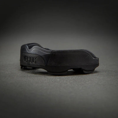 VENUM Predator tannbeskytter Svart - Combat Store AS