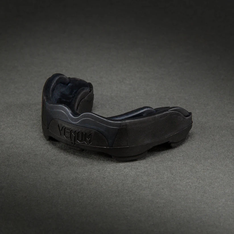 VENUM Predator tannbeskytter Svart - Combat Store AS
