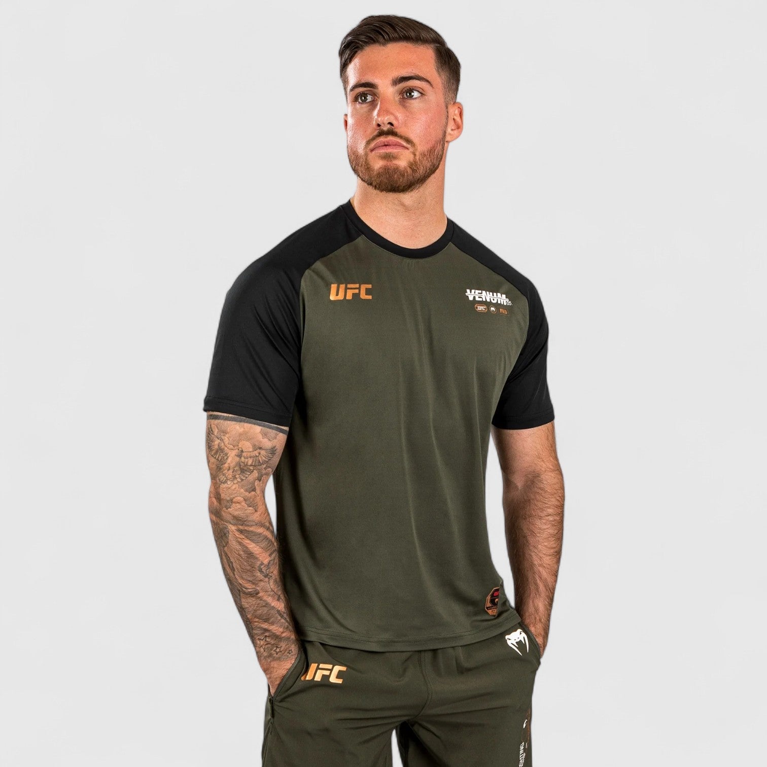 VENUM UFC ADRENALINE Dry - Tech T - skjorte Kaki - CombatStore.no
